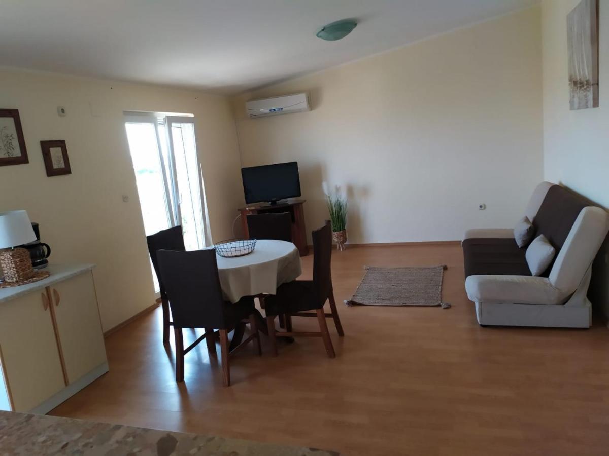Apartments Marta Kaštel Novi 외부 사진