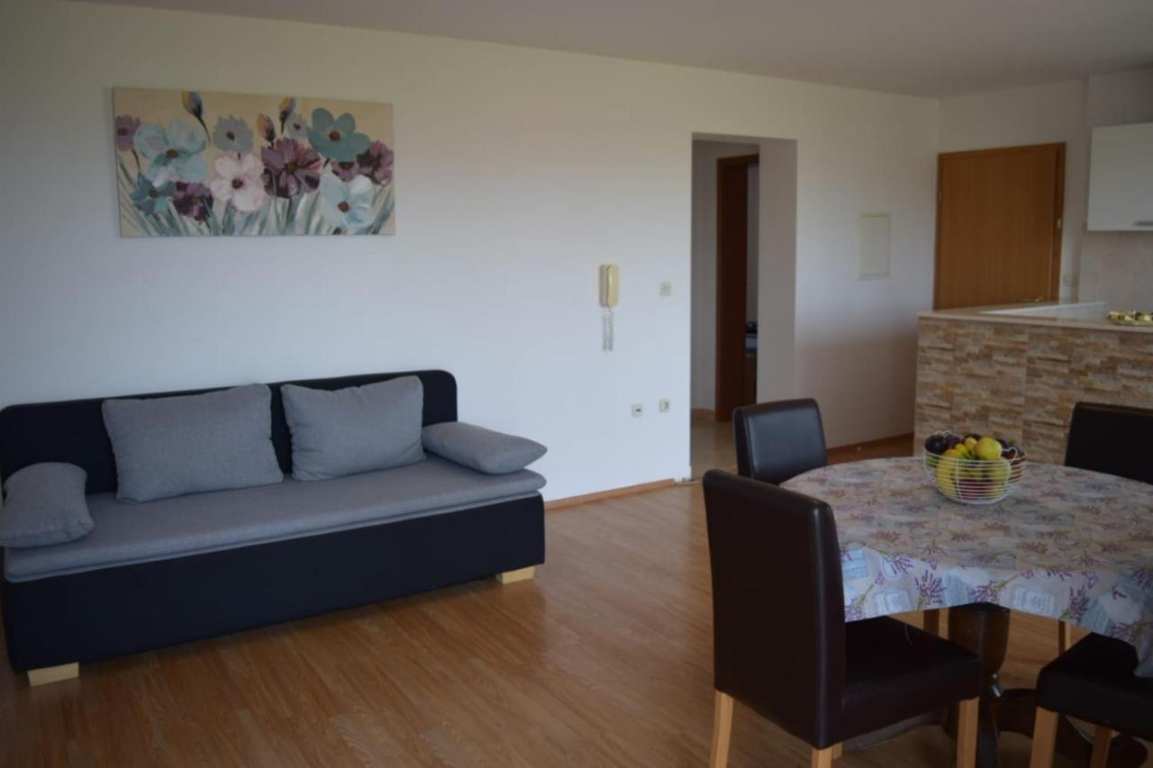 Apartments Marta Kaštel Novi 외부 사진
