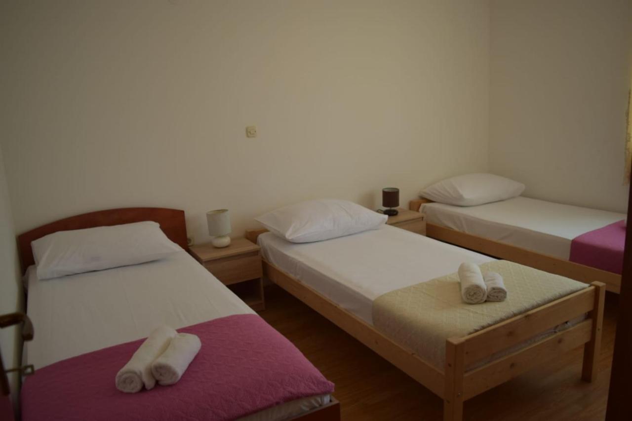 Apartments Marta Kaštel Novi 외부 사진